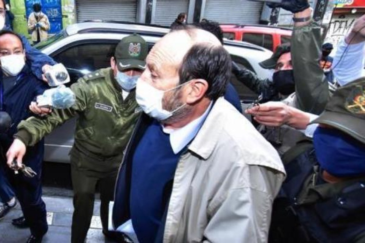 Covid-19: Ministro da Saúde da Bolívia é preso por fraude na compra de respiradores
