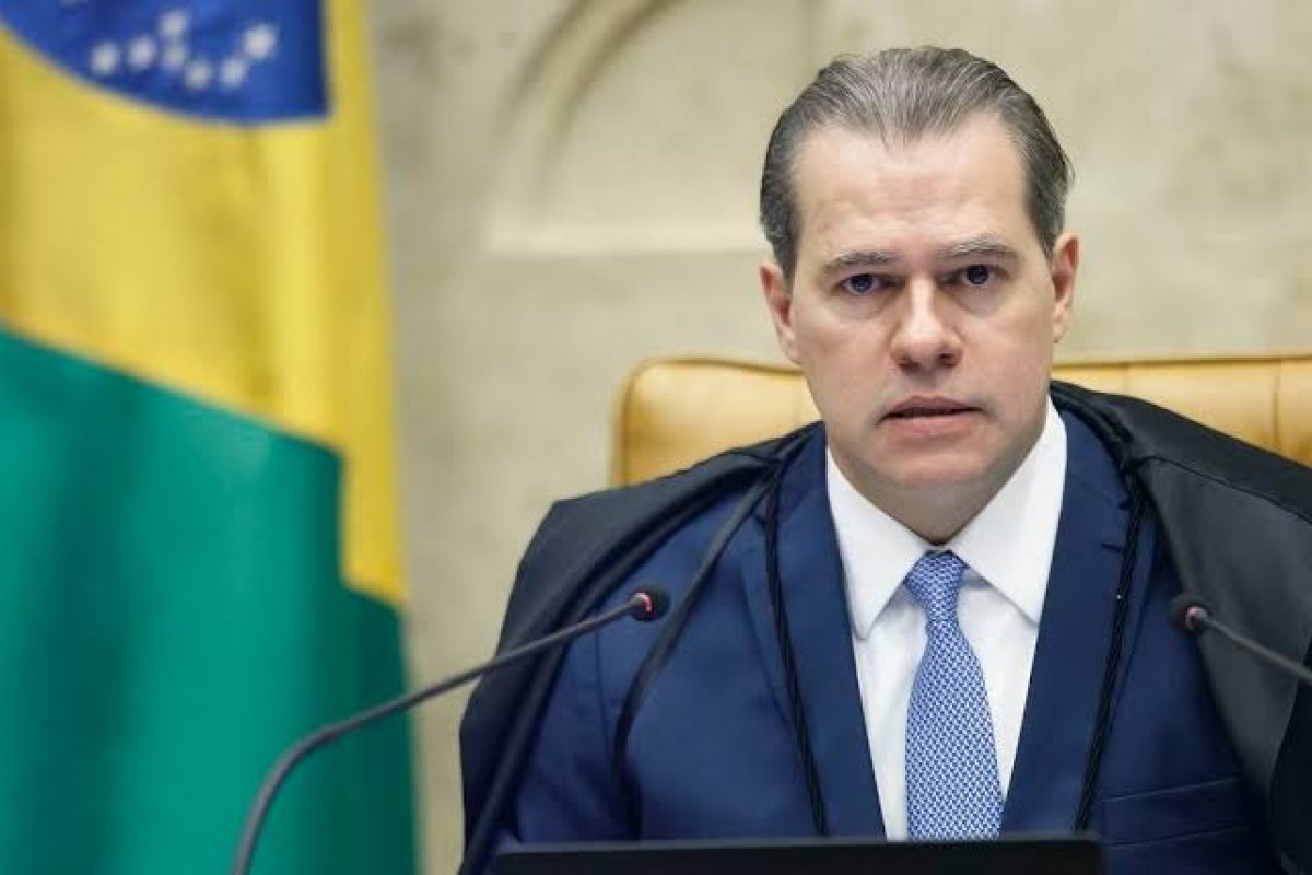 Dias Toffoli é internado para procedimento cirúrgico e apresenta sinais da Covid-19