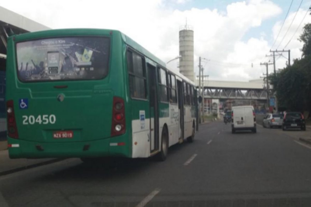 Salvador tem redução de 40% de veículos em primeiro dia de feriado