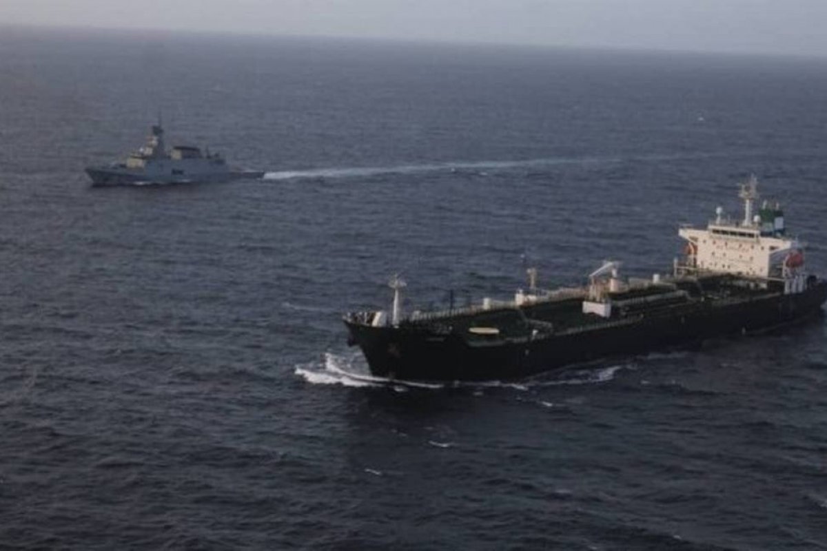 Venezuela recebe navios iranianos com combustível e provoca aumento na tensão com os EUA