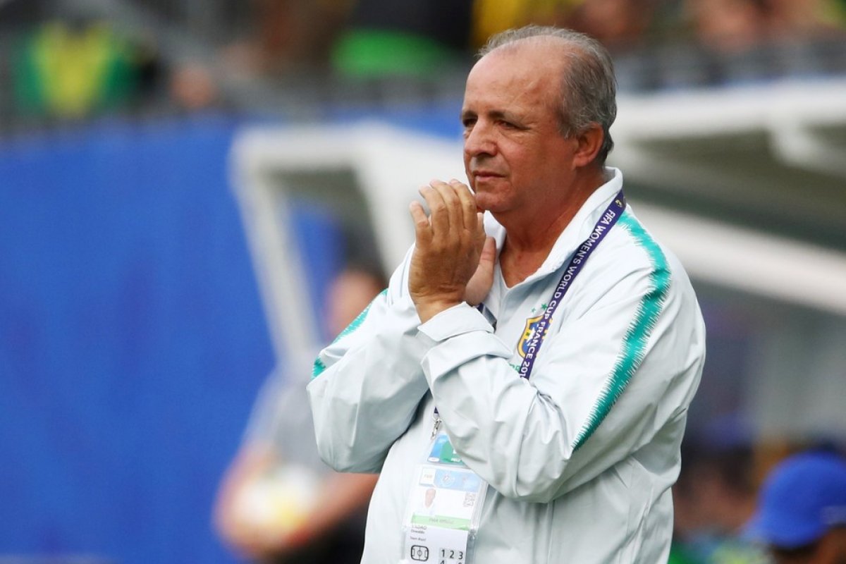 Morre Vadão, ex-técnico do Vitória e do Bahia, vítima de câncer aos 63 anos