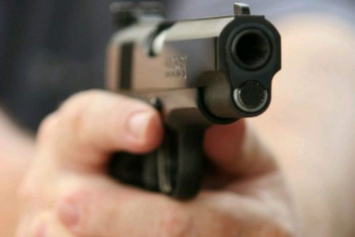 Mulher é presa suspeita de matar o sobrinho com um tiro na cabeça