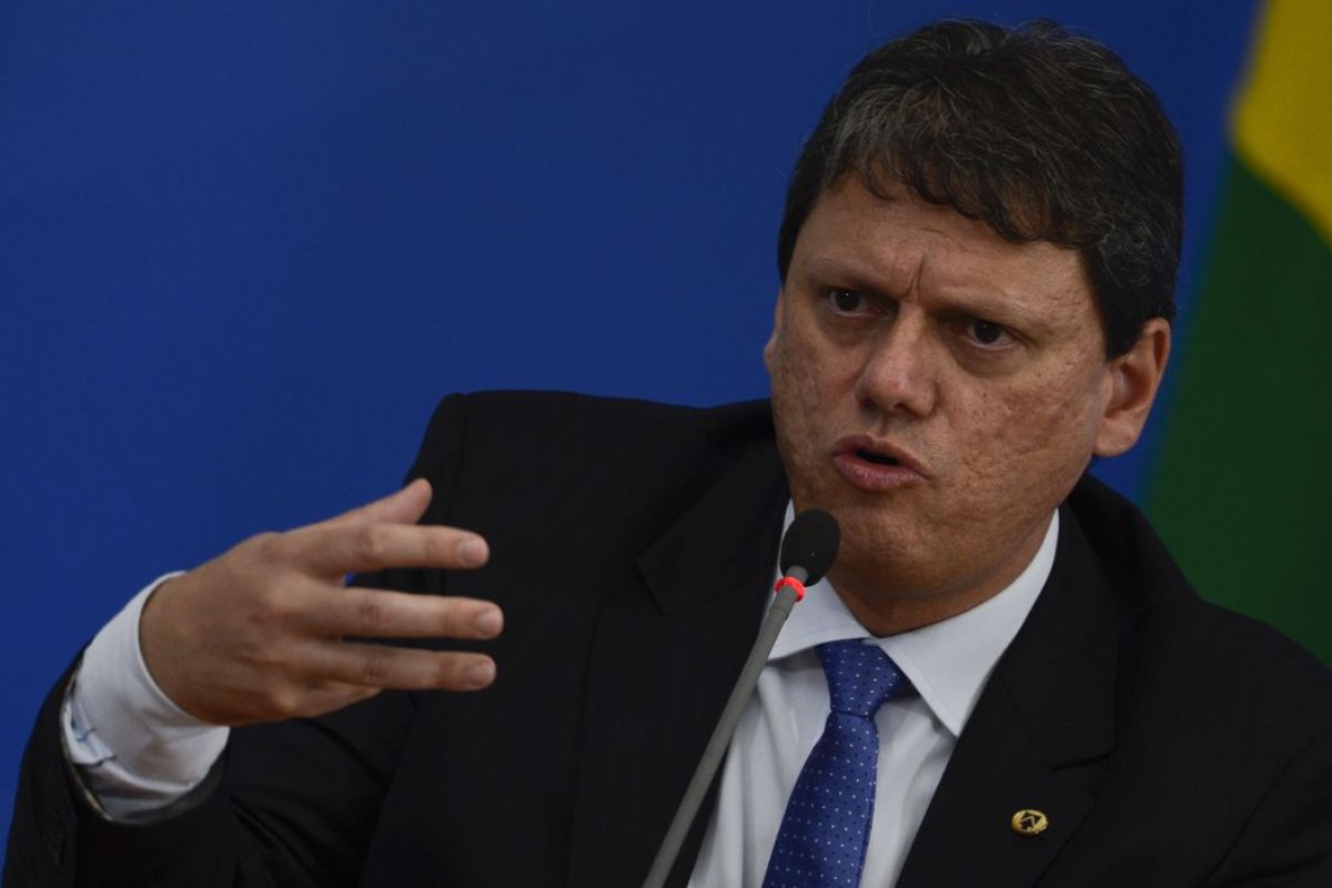 Ministro da Infraestrutura concorda com fim da pesagem por eixo