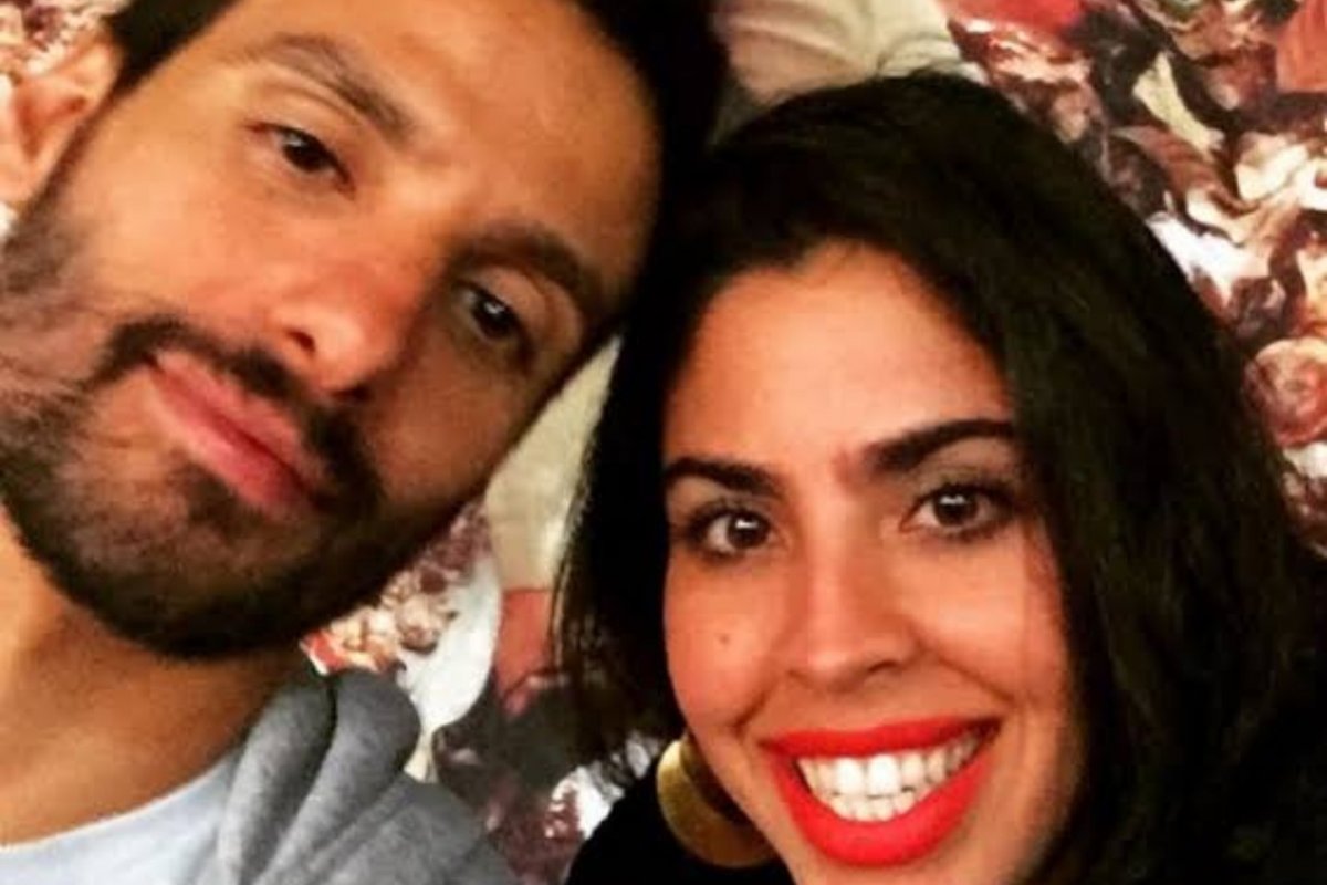 Bela Gil e marido se filiam em partido político