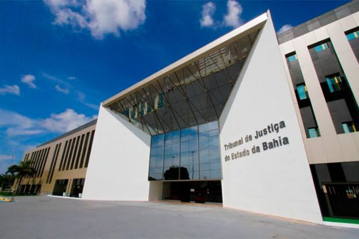59 funcionários do TJ-BA receberam "supersalários" em Abril