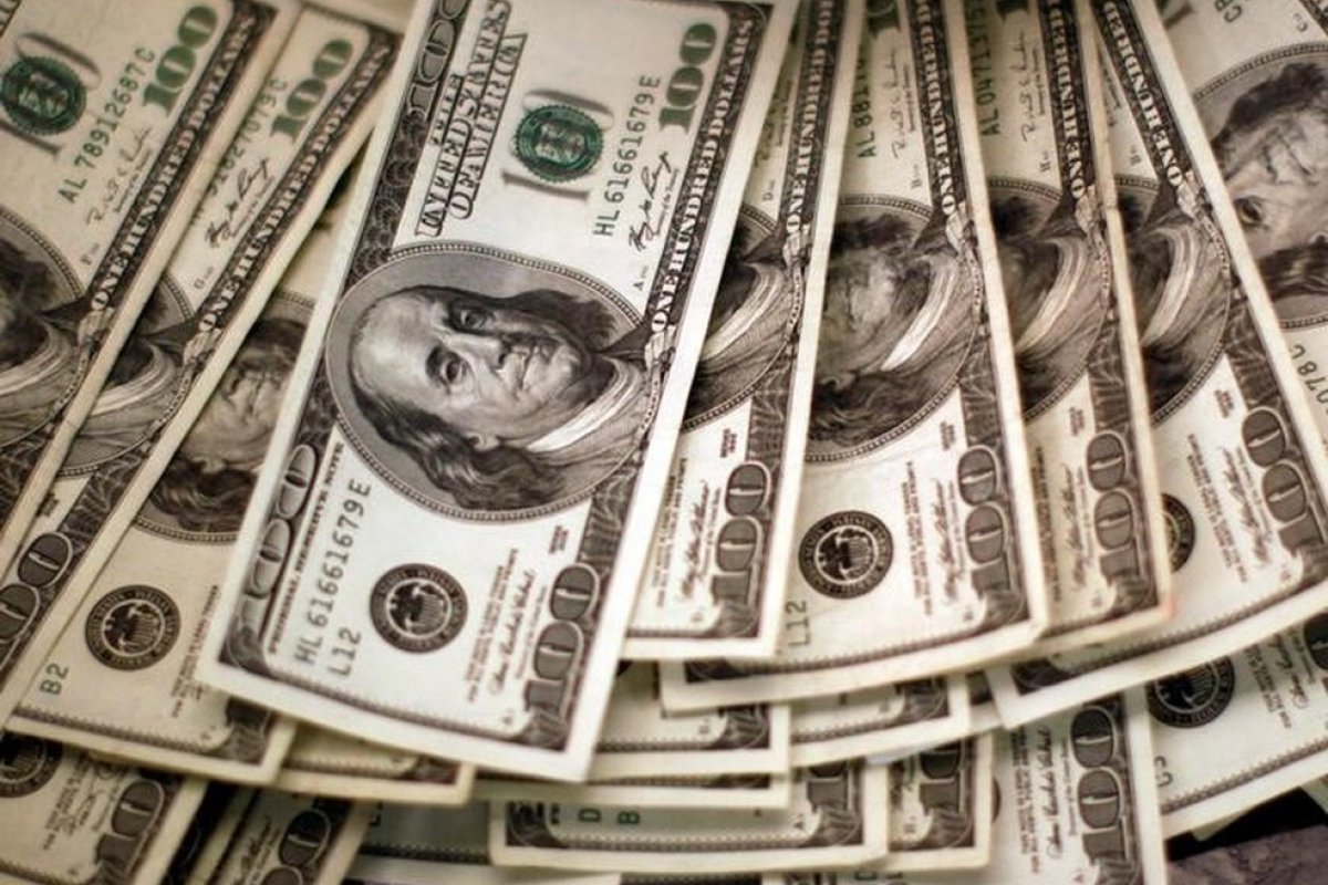 Dólar abre em queda, diante da esperança de uma vacina contra coronavírus