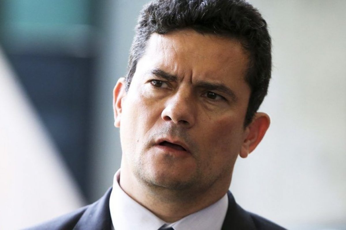 Moro vai tirar cinco dias de licença para tratar de 'assuntos particulares'