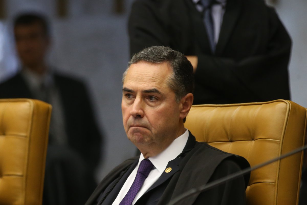  Barroso diz que mandatos podem ser prorrogados por alguns dias ou semanas por conta do coronavírus