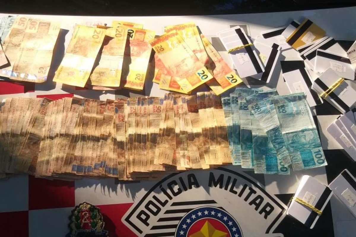 Operação policial prende grupo suspeito de fraudes em auxílios emergenciais de R$ 600