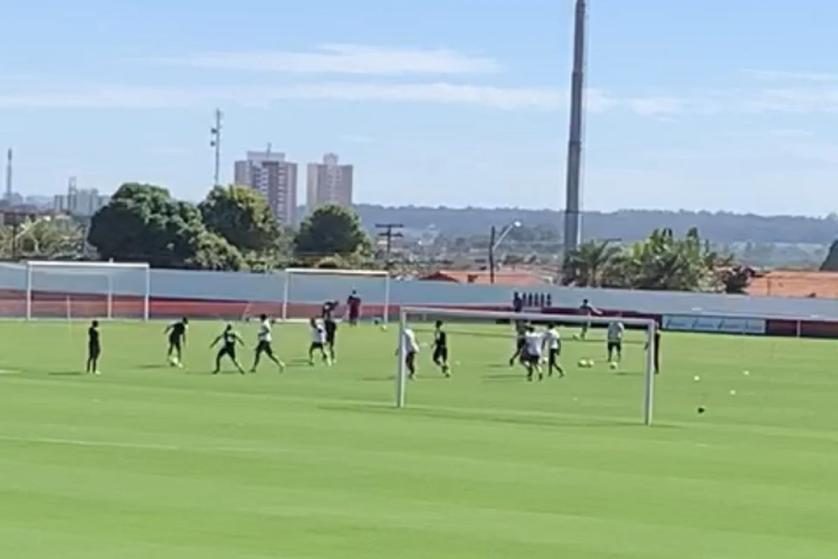 Sem liberação do governo, Atlético-GO retoma treinos durante pandemia