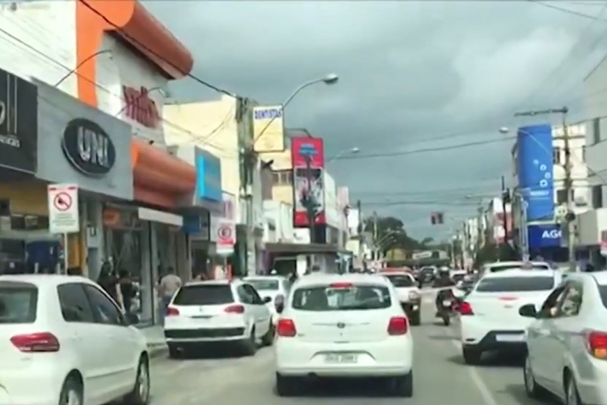 Justiça volta atrás e autoriza toque de recolher em Eunápolis