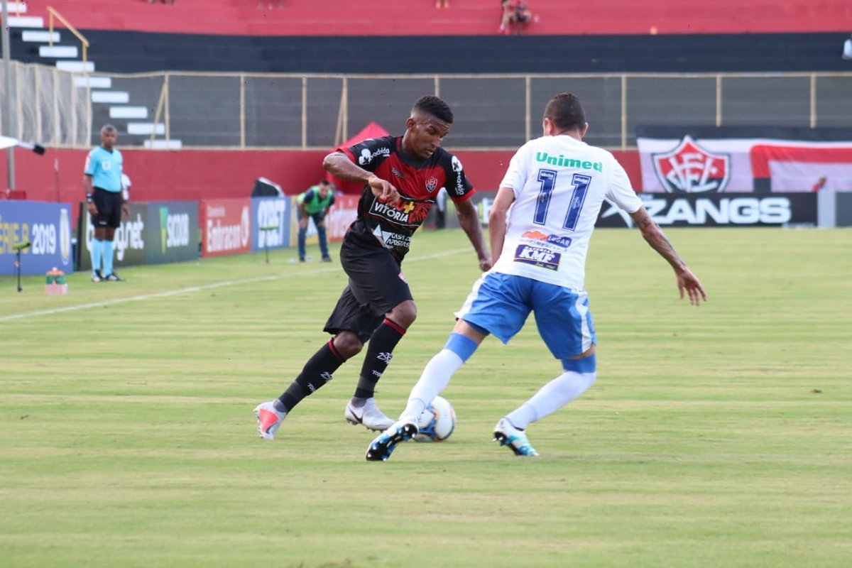 Vitória é derrotado no Barradão e aumenta crise
