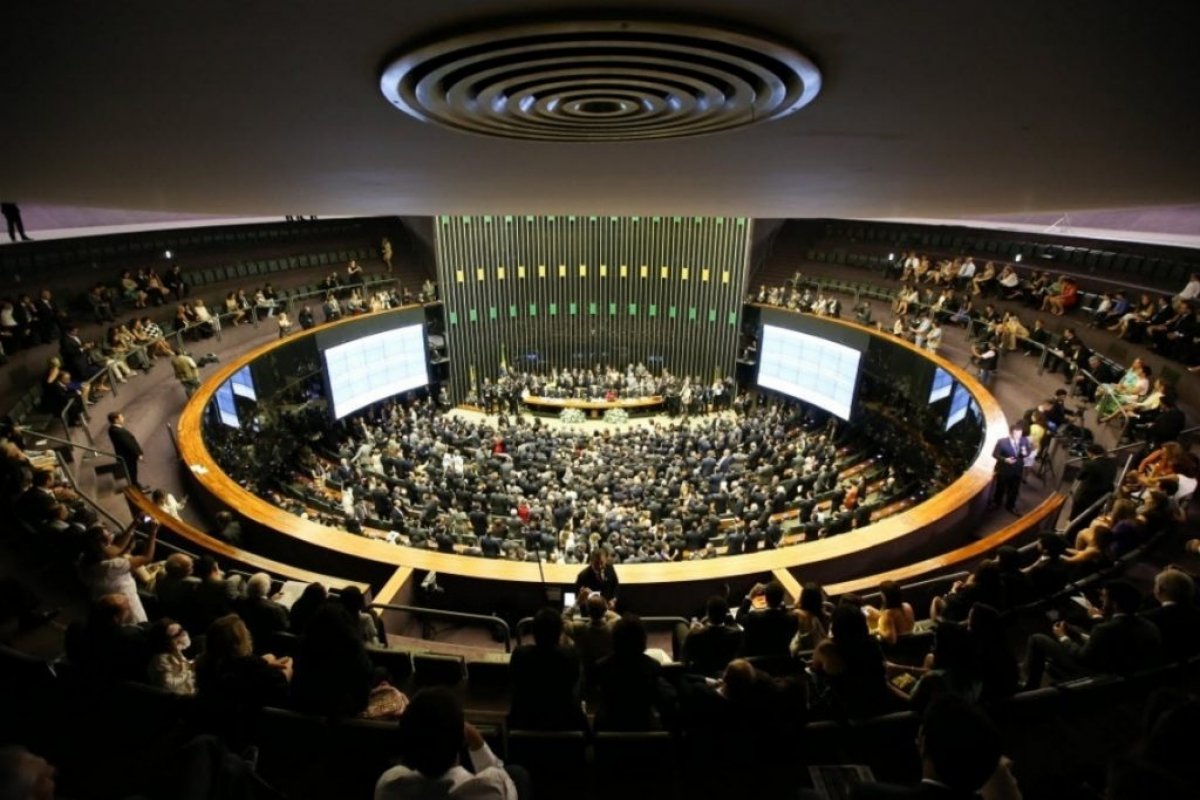 Líderes da Câmara defendem MP 936 com desoneração da folha de pagamento