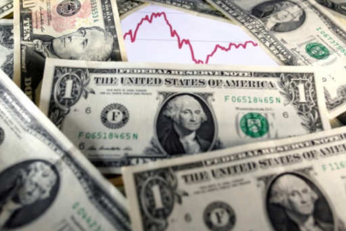 Dólar abre quarta-feira sendo negociado abaixo de R$ 5,30