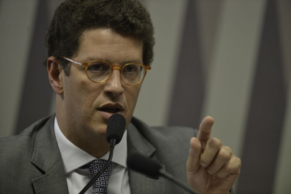 Procuradoria da República aponta crime de responsabilidade e improbidade em declaração de Ricardo Salles 