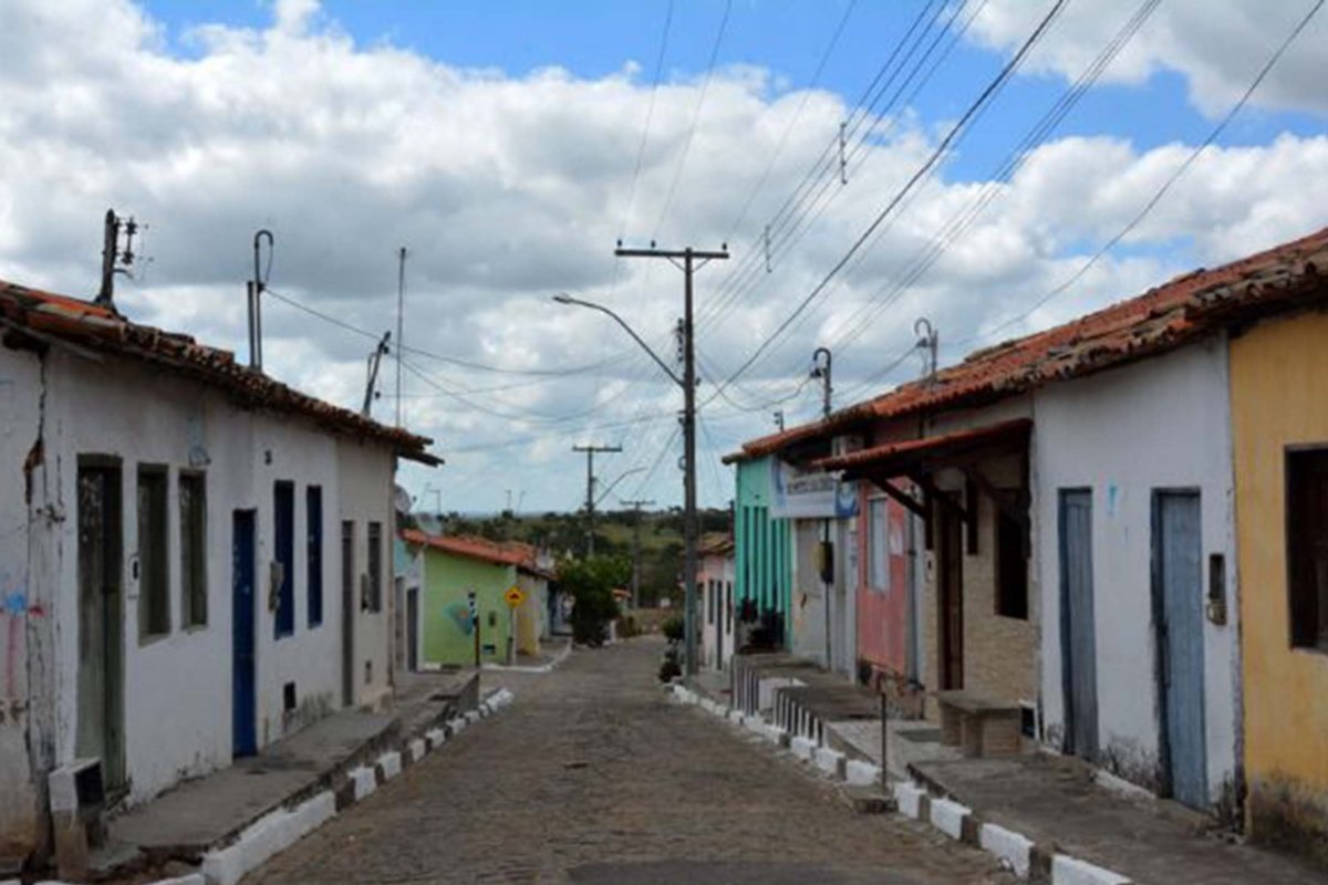 Mulher é presa suspeita de matar genro em distrito de Feira de Santana