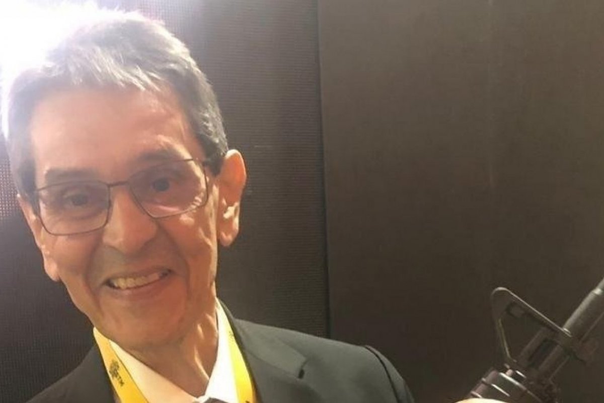 Jurista encaminha mensagem com críticas ao STF em celular apreendido de Roberto Jefferson