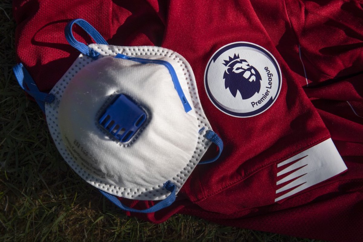Em terceira sessão de exames, Premier League detecta quatro pessoas infectadas pela covid-19