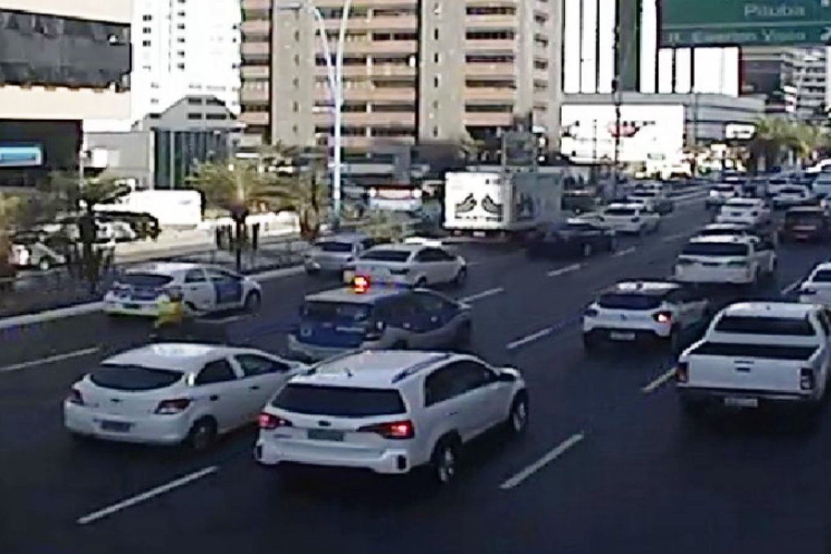 Boletim de trânsito: Saiba quais vias registram congestionamento nessa segunda-feira