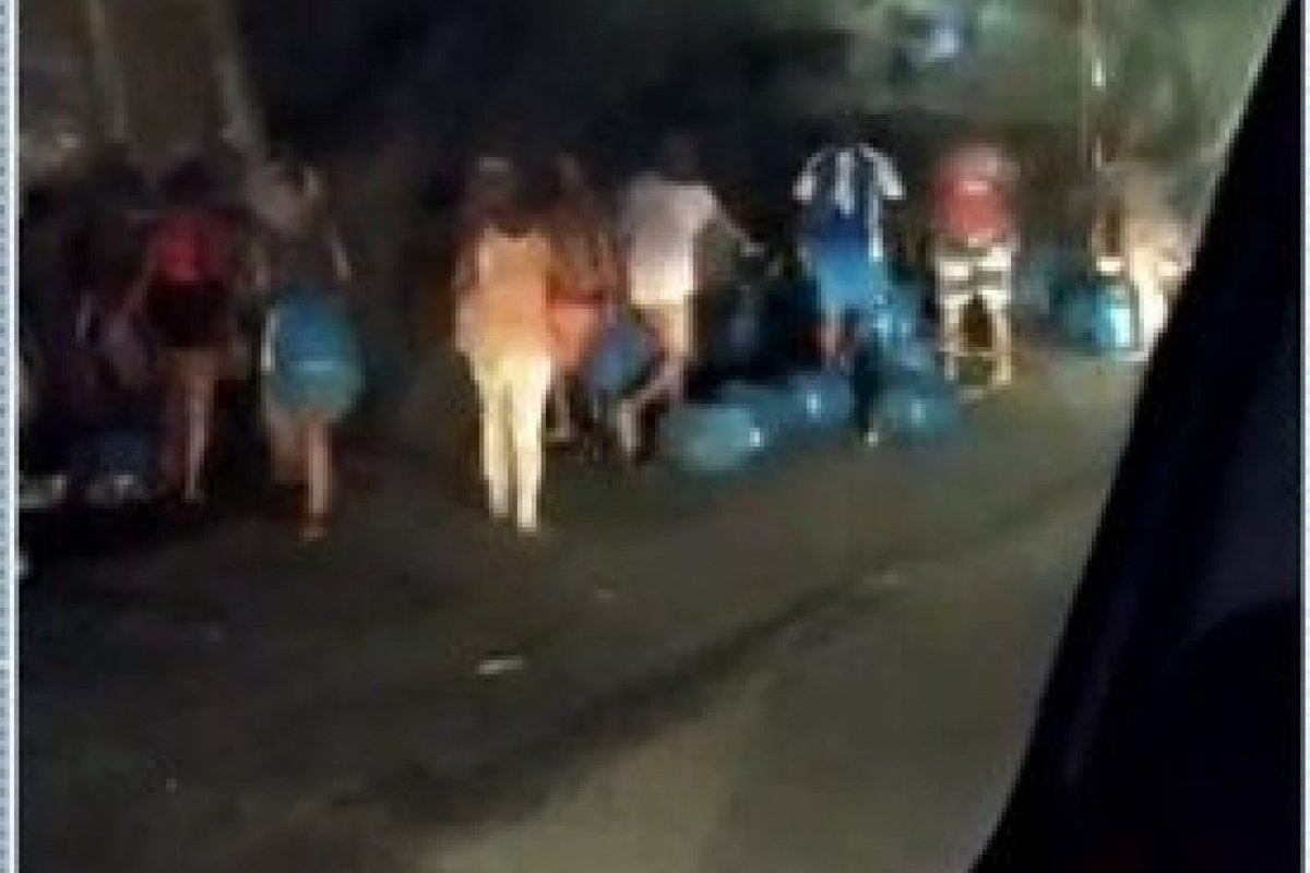 Dois motoristas morrem após colisão entre caminhão e caçamba no interior da Bahia