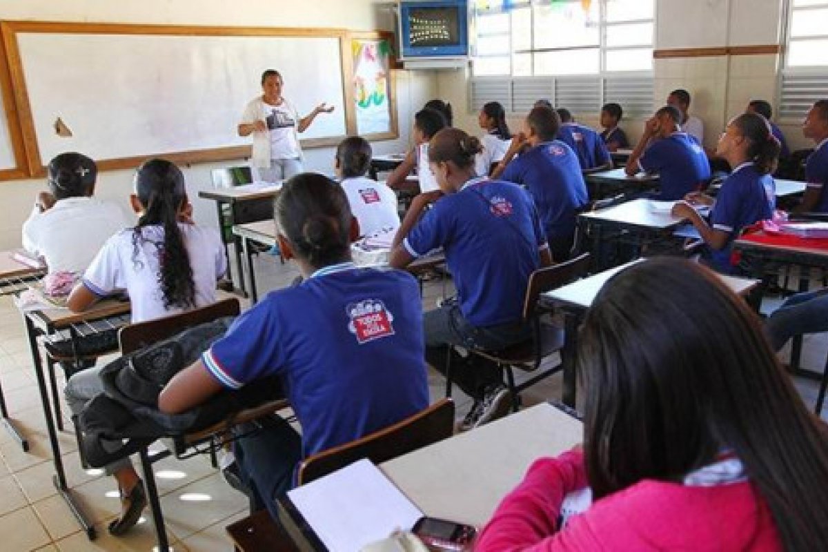 "Não existe possibilidade de cancelamento", afirma Rui sobre ano letivo da rede pública