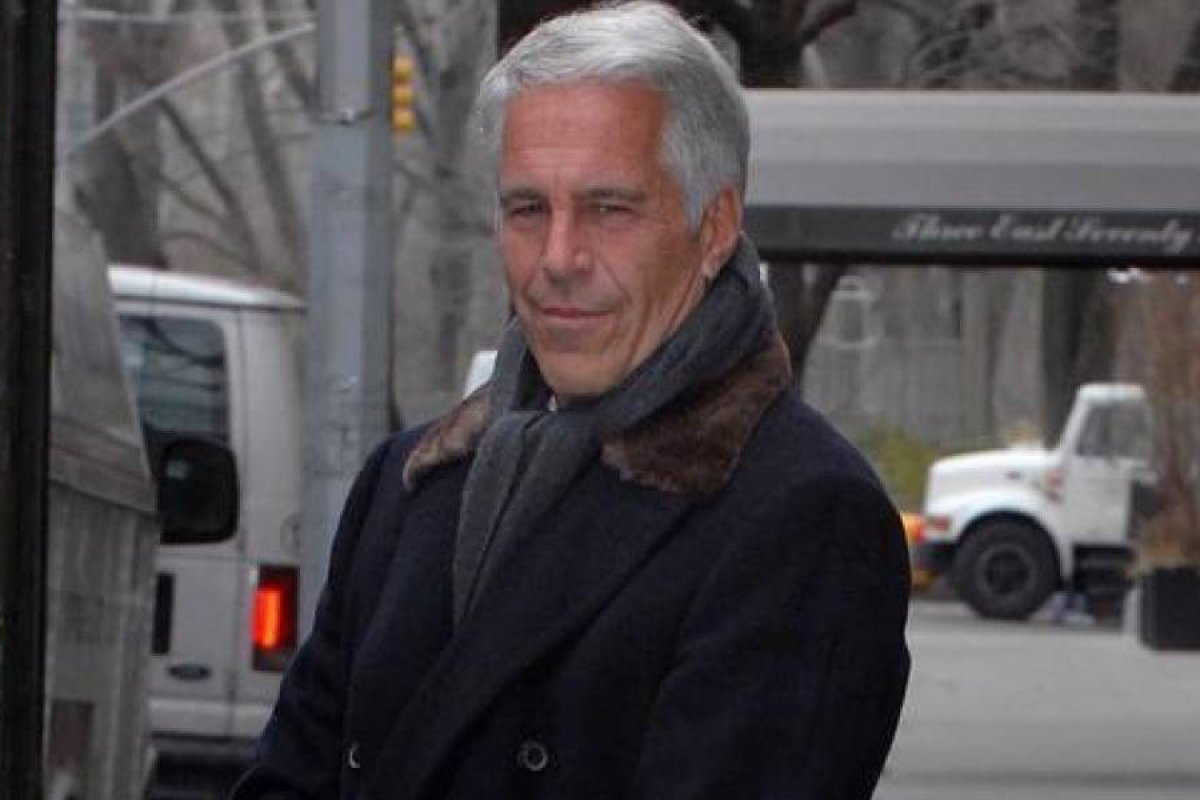 Bilionário americano é preso sob acusação de tráfico sexual de menores