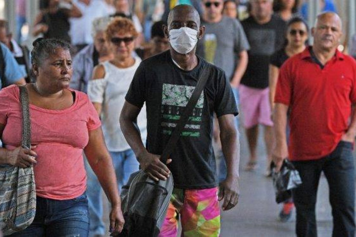 Coronavírus: 155 pessoas denunciam diariamente violação de direitos humanos 