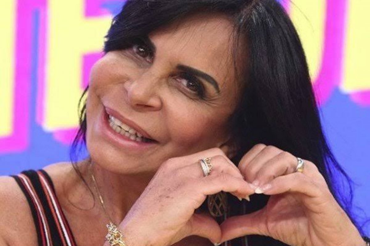 Gretchen completa 61 anos e faz post para celebrar