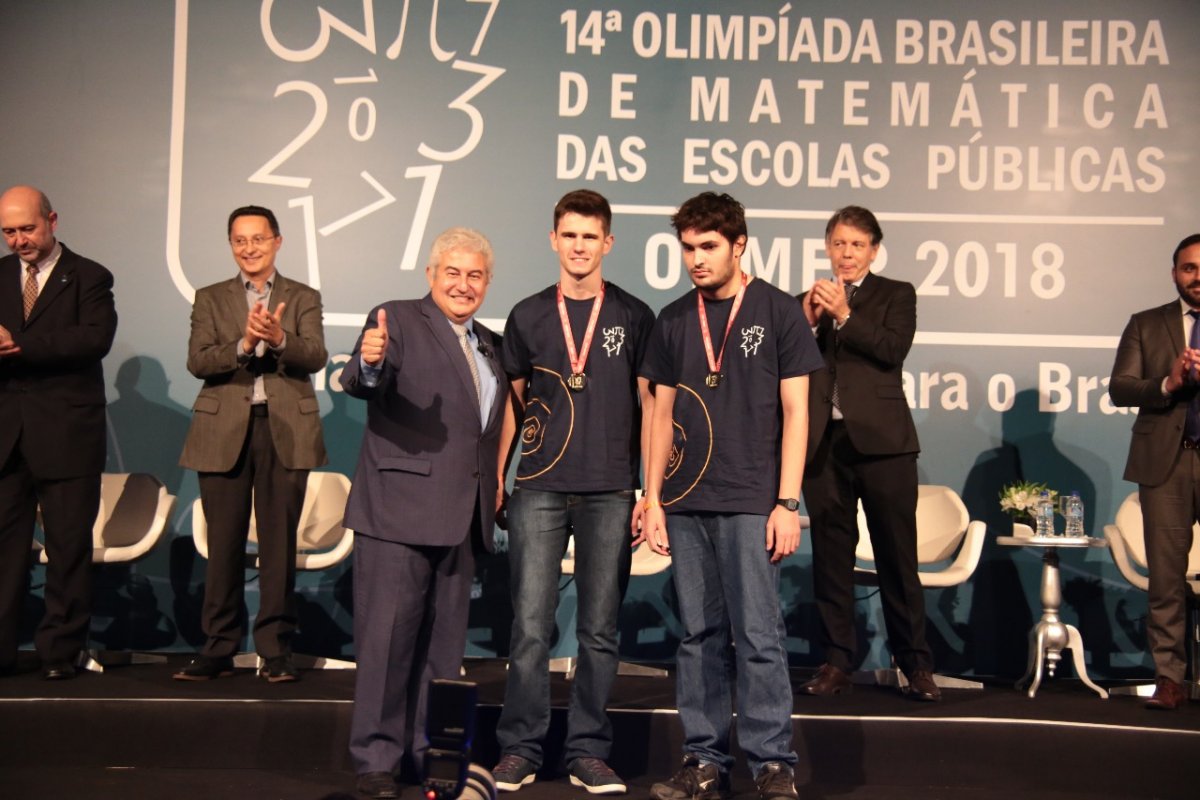 Salvador premia 575 medalhistas olímpicos em Matemática