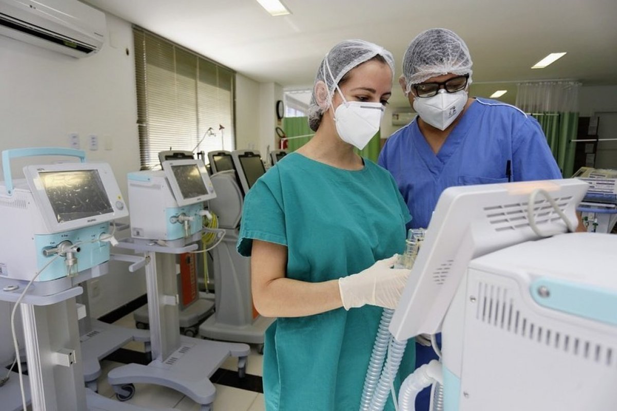 Pesquisa revela que a Covid-19 pode causar problemas mentais em profissionais de saúde