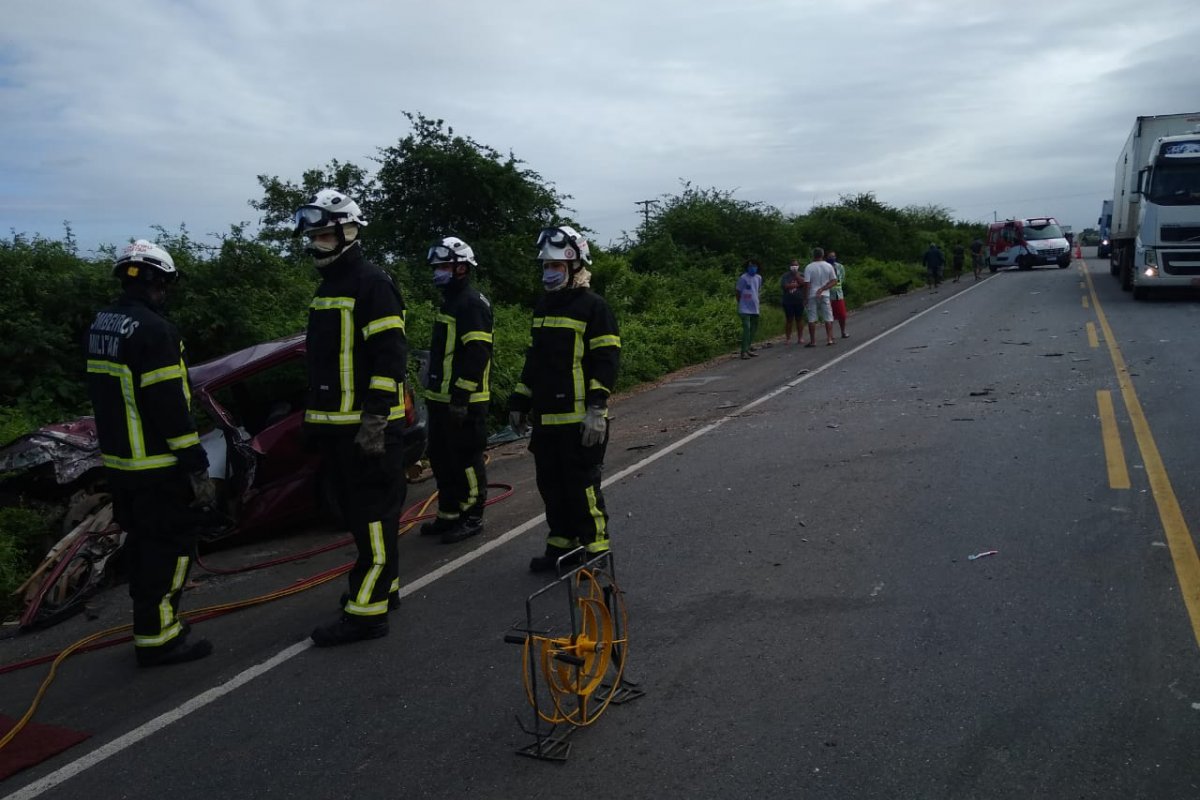 Colisão entre veículos provoca morte de um motorista na BR 110