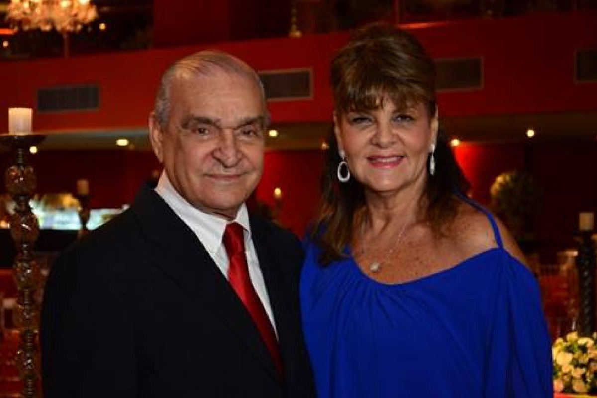 Dr. Elsimar Coutinho festeja aniversário com show de Daniel Boaventura!