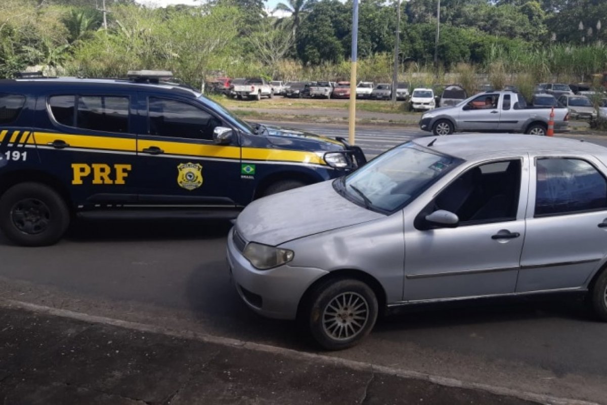 Carro com registro de roubo há 10 anos é recuperado em Itabuna