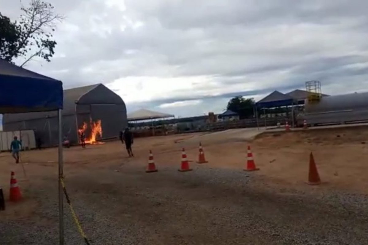 Covid-19: Moradores ateiam em alojamento de contaminados