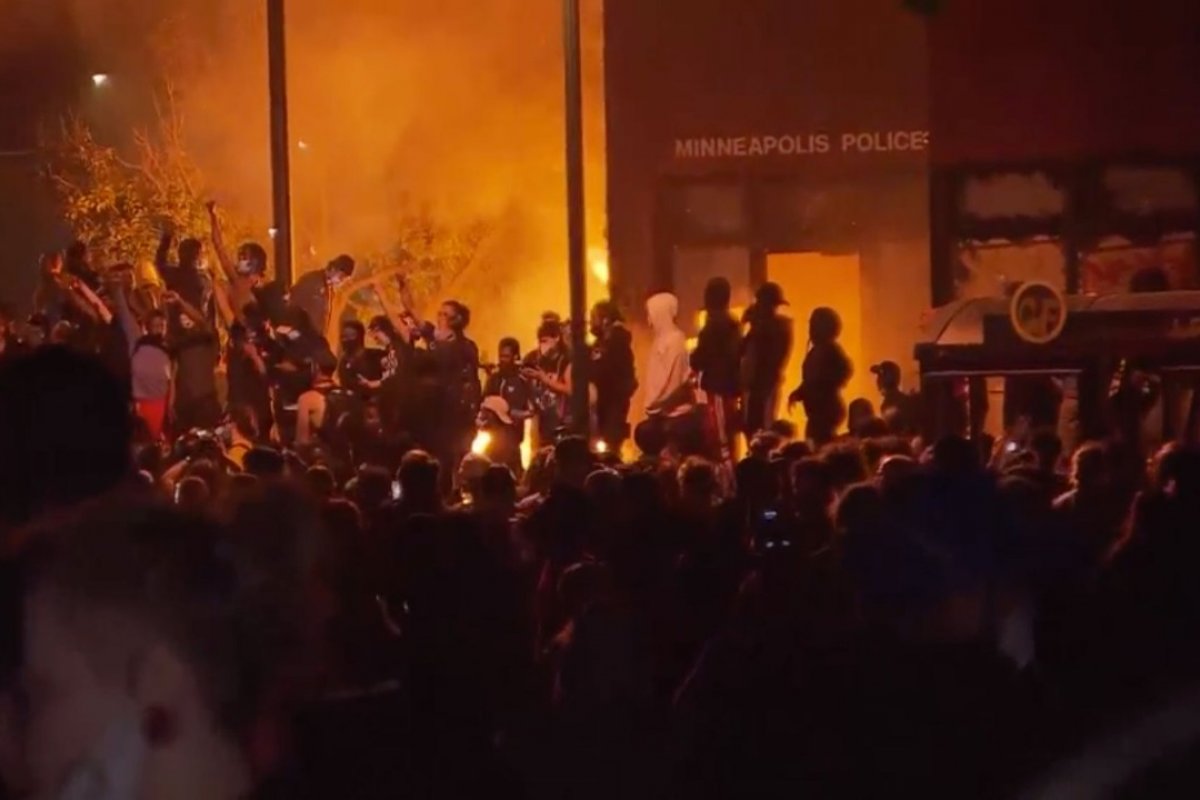 EUA: País enfrenta mais um dia de protestos por causa da morte de George Floyd