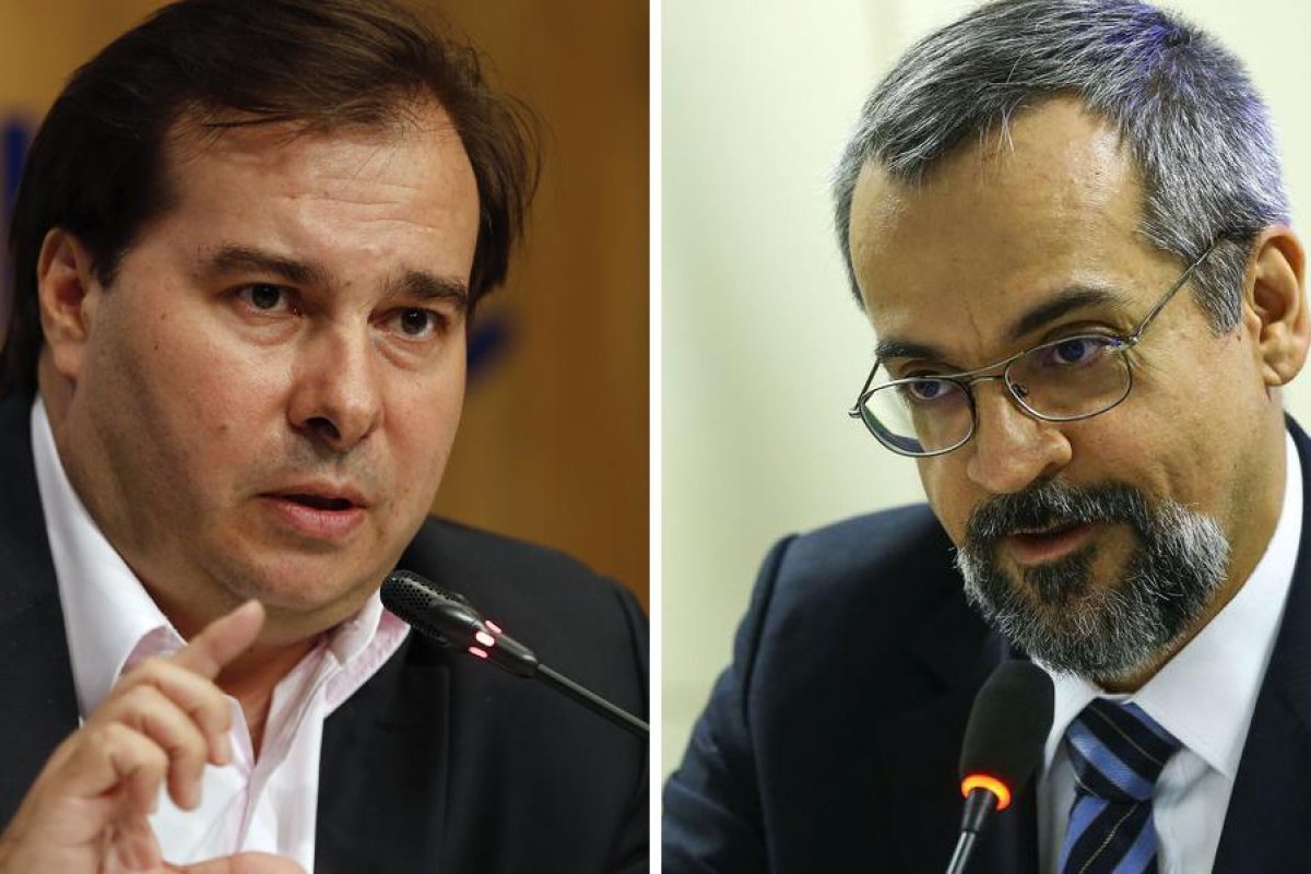 "O homem que desrespeita democracia não poderia estar em um governo que se diz democrático" diz Maia sobre Weintraub