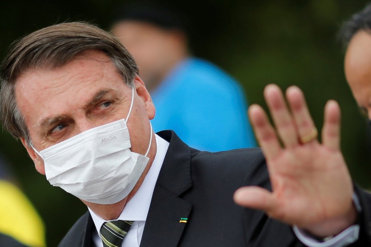 Relatórios da Abin alertaram Bolsonaro e ministros sobre benefícios da quarentena