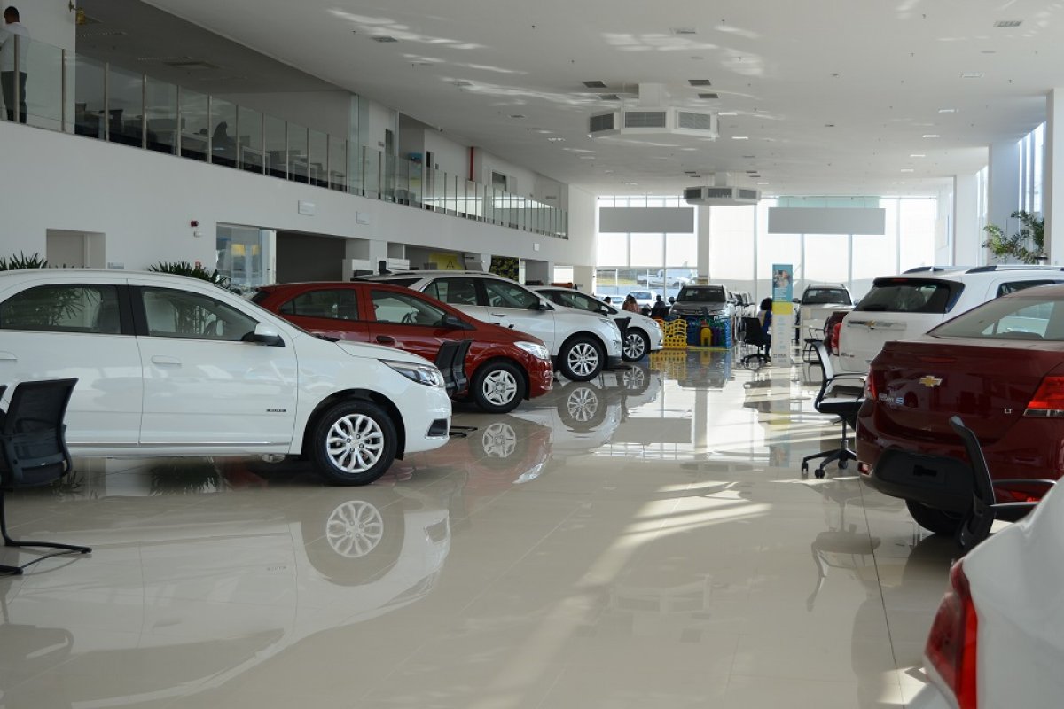 Prefeitura autoriza funcionamento de clínicas, açougues, lavanderias e concessionárias