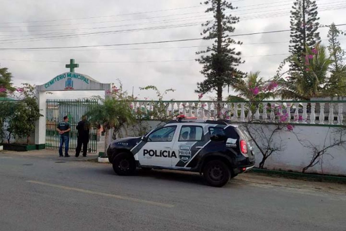 Mulher morta é desenterrada e abusada sexualmente dentro de um cemitério