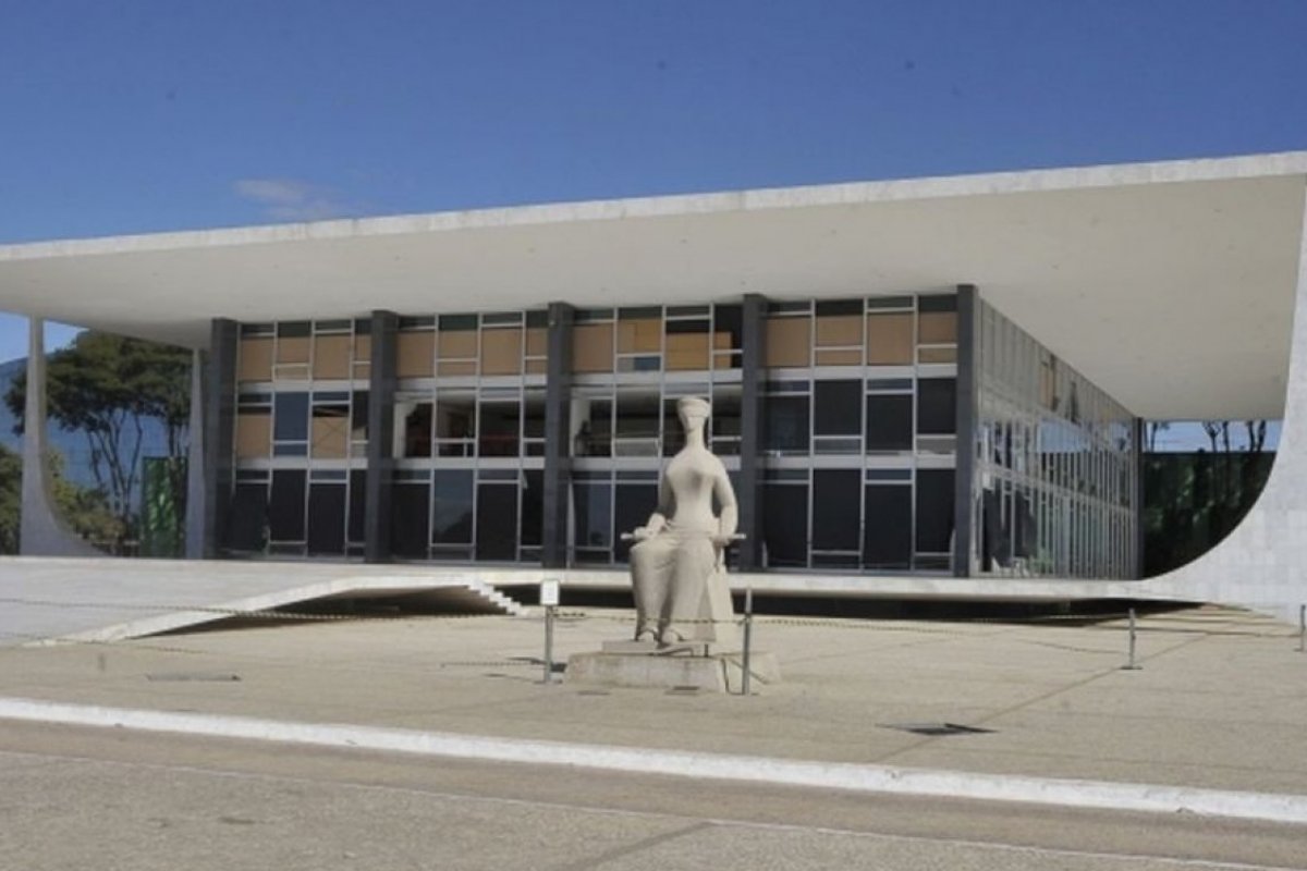 STF marca julgamento de habeas corpus para excluir Weintraub de inquérito das Fake News