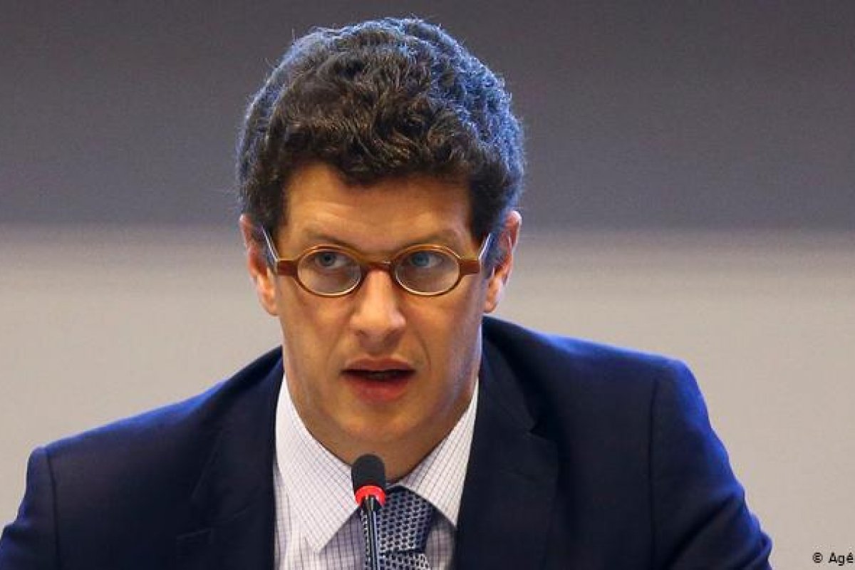 Seis partidos protocolam representação na PGR contra Ricardo Salles