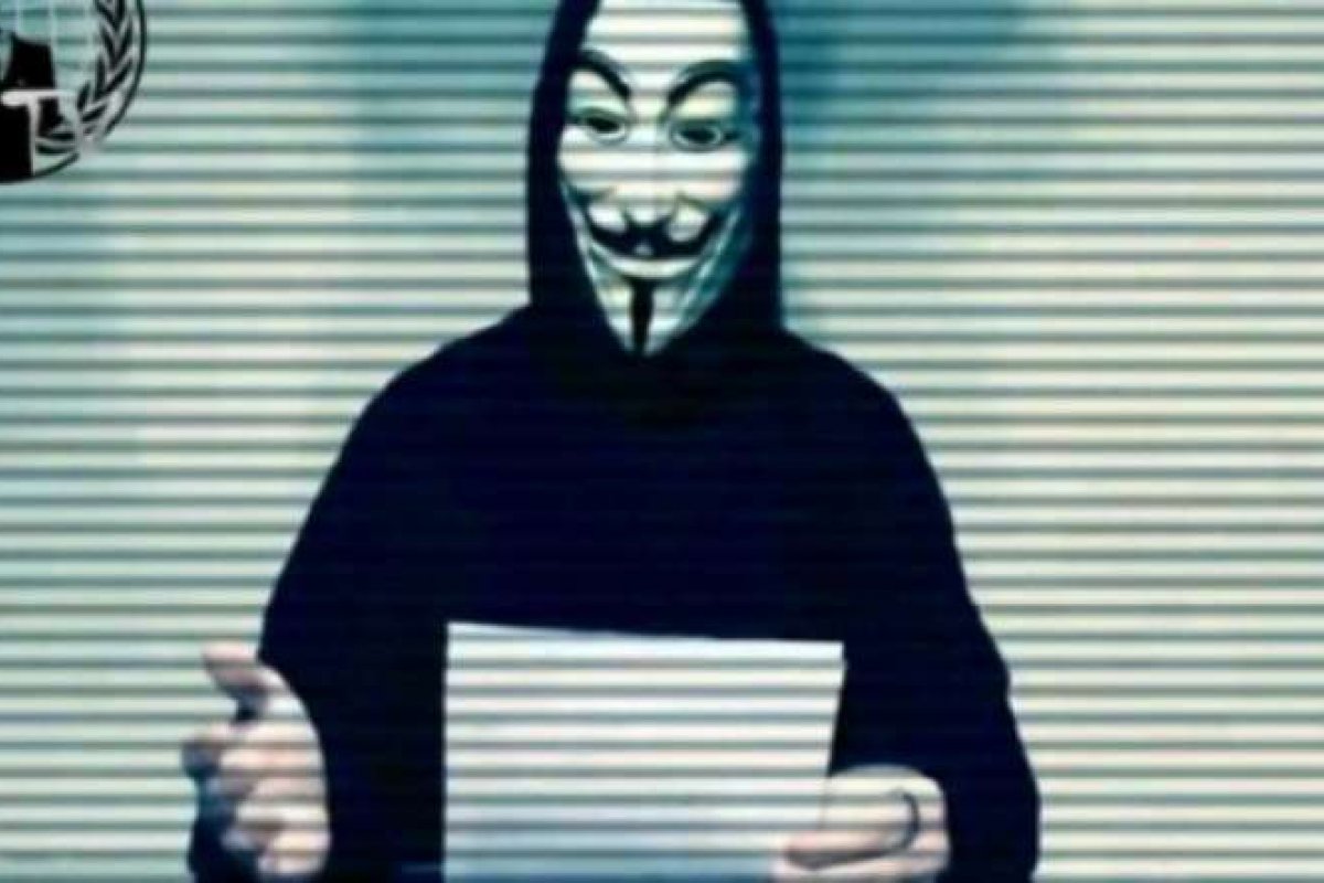 Grupo de hackers divulga informações pessoais de Bolsonaro, filhos e apoiadores