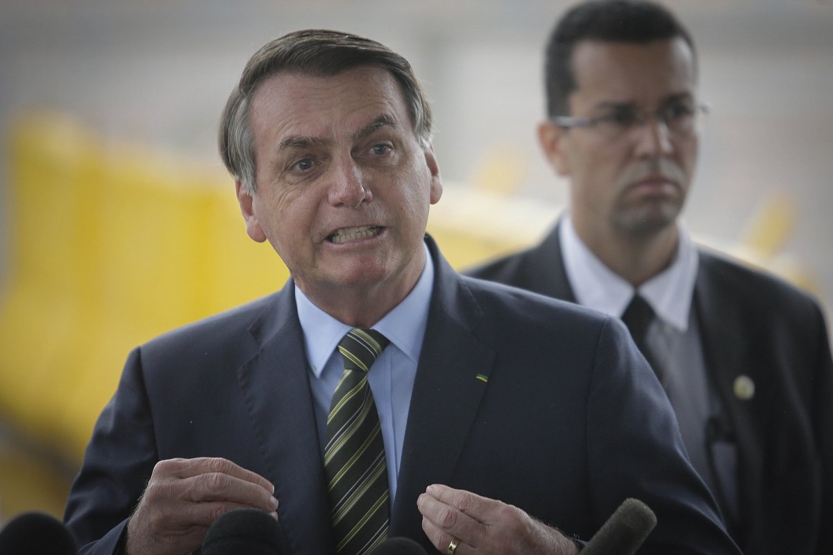 Bolsonaro e ministros reagem a divulgação ilegal de dados pessoais