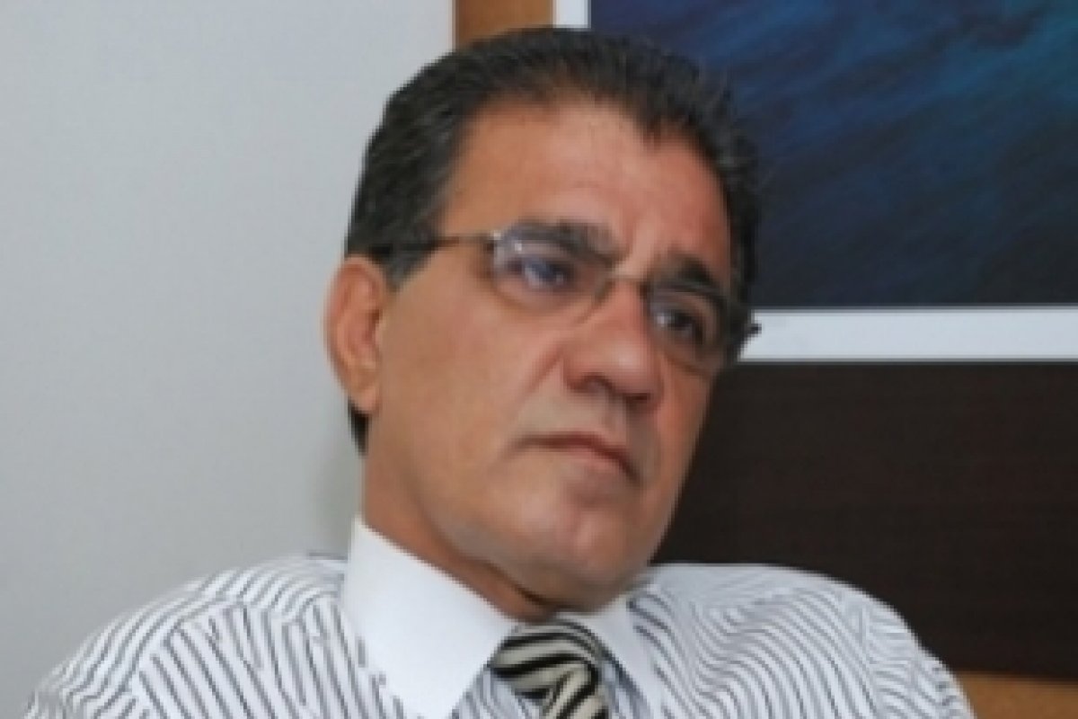 Rui nomeia para Ouvidoria do Estado ex-vereador que acumula punições do TCM