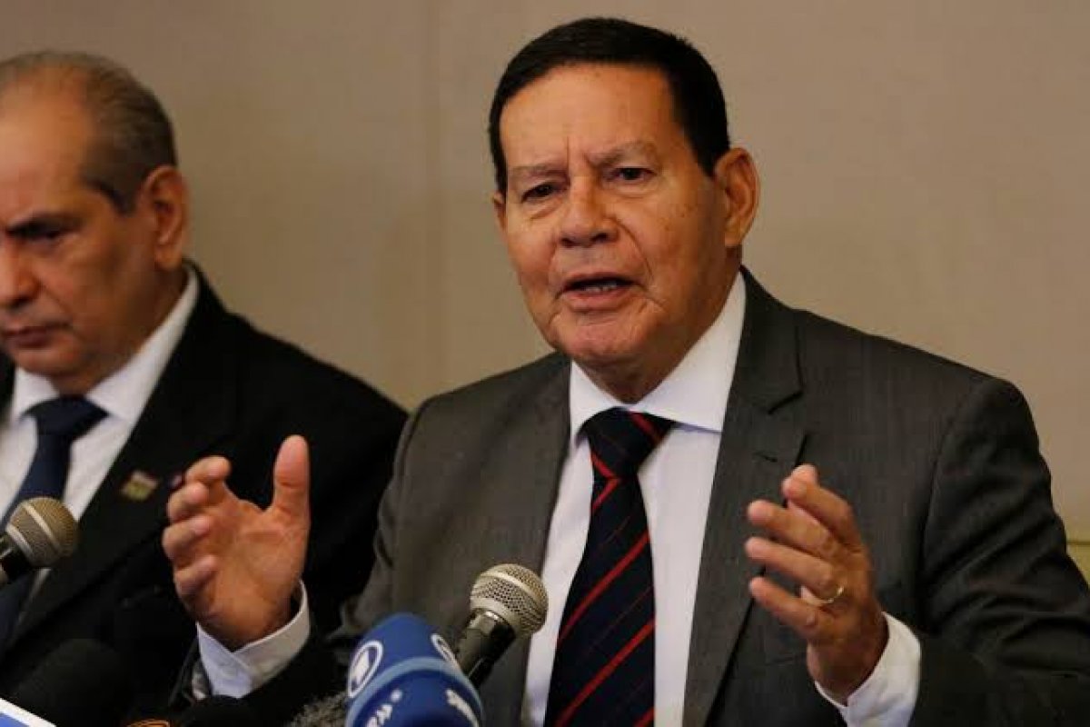 Mourão diz que defesa da democracia está fundada na prática da tolerância