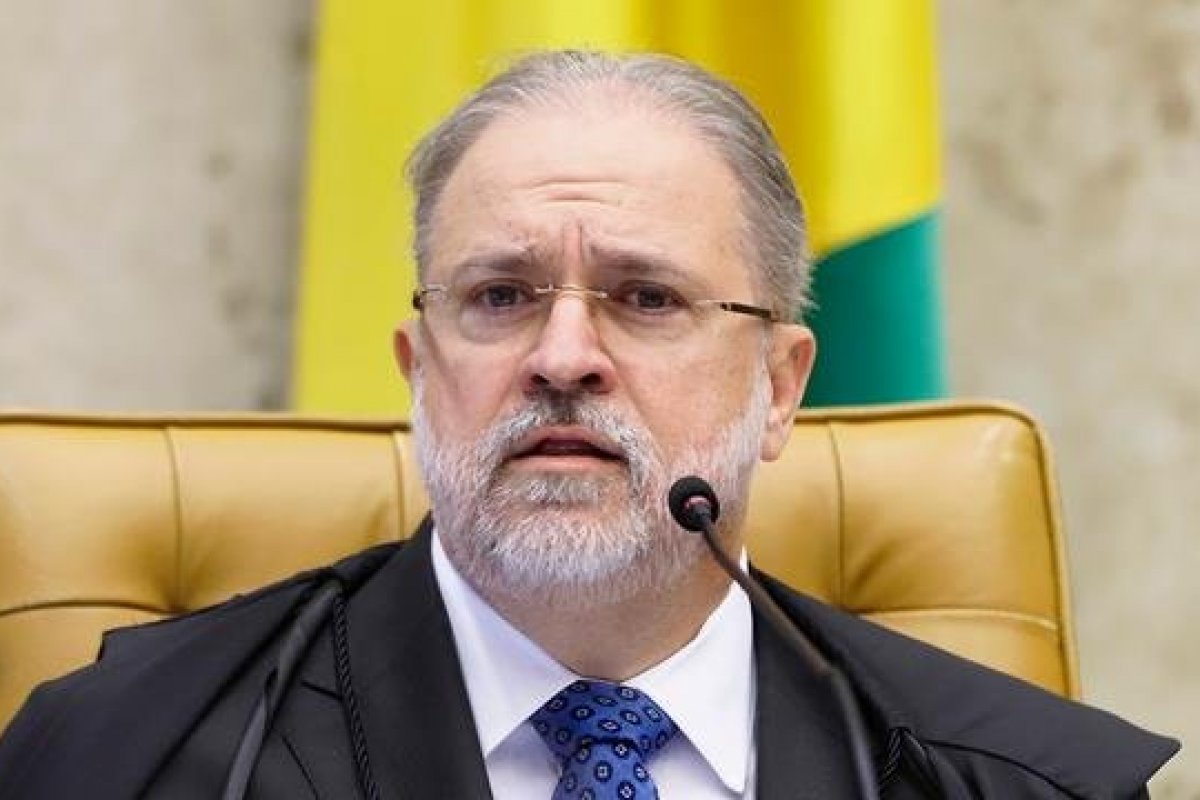 Aras retoma delação rejeitada que atinge amigo de Moro