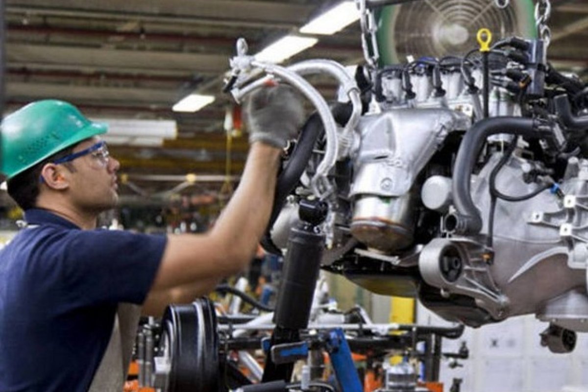 Atividade econômica no Brasil sofre retração de 7% em abril, aponta FGV