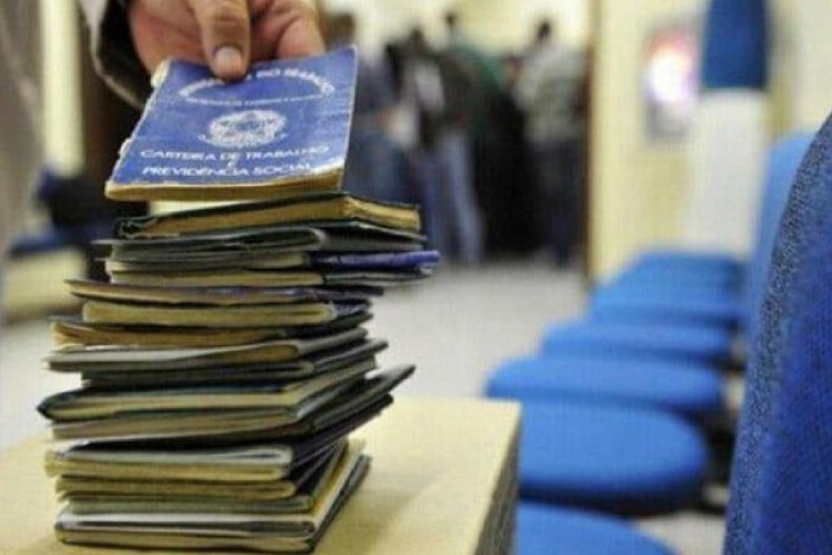 Procura por seguro-desemprego aumenta em 113% em maio, na Bahia