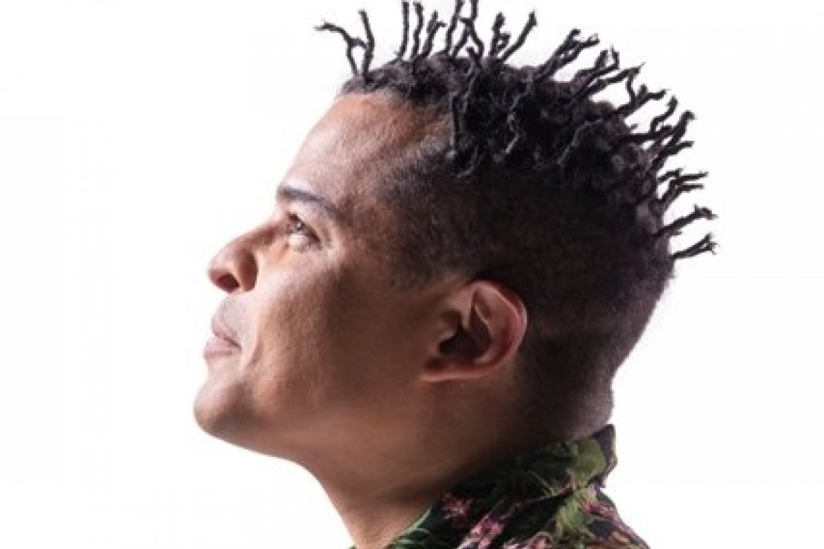 Adelmo Casé e Negra Cor apresentam live nesta sexta-feira (05)