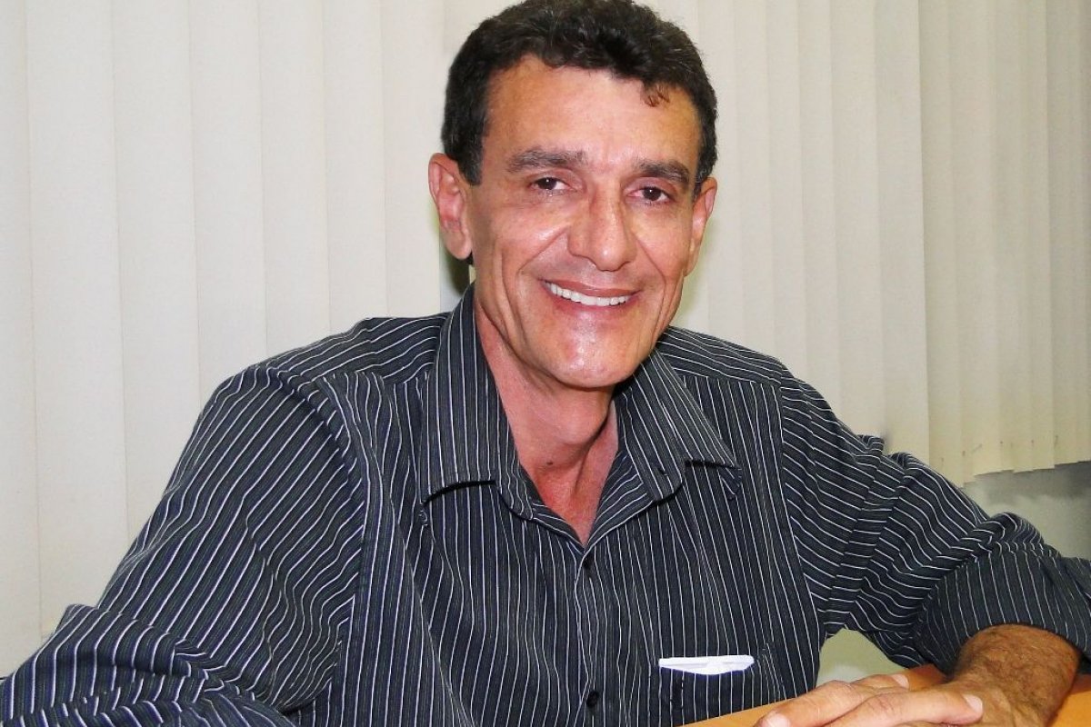 Ex-prefeito de Irecê pede exoneração de cargo no governo do Estado e filha assume